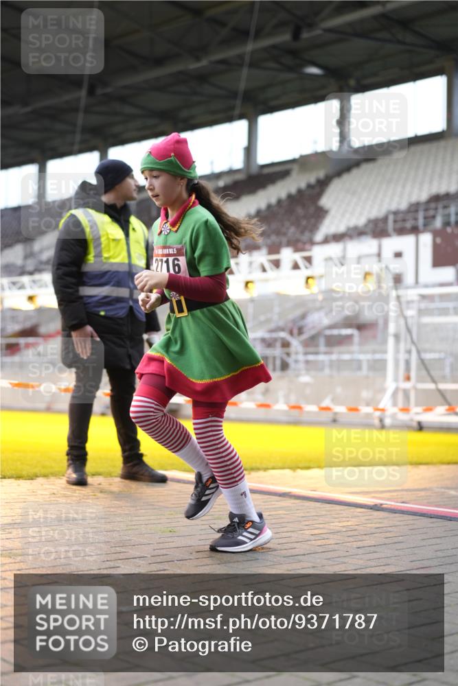07.12.2025 - St. Pauli X-Mass-Run No. 15 Patografie http://msf.ph/oto/9371787 07.12.2025 11:46:20 Ziel 949, 954, 1058, 1073, 1433, 1454, 2437, 2716, 2935, 2941, 3523, 3524 meine-sportfotos.de
