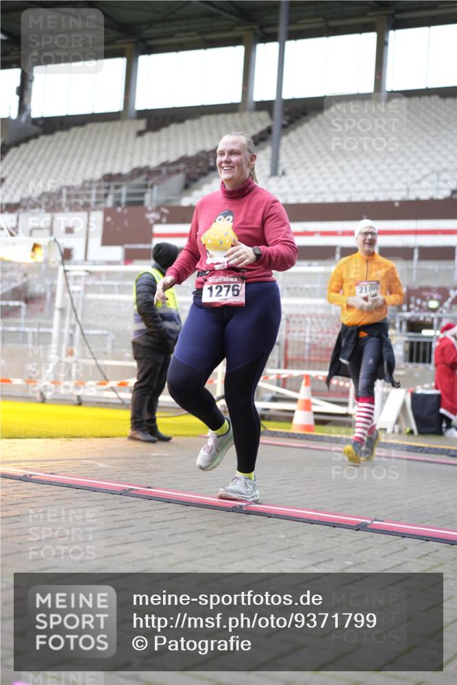 07.12.2025 - St. Pauli X-Mass-Run No. 15 Patografie http://msf.ph/oto/9371799 07.12.2025 11:46:38 Ziel 346, 371, 642, 649, 903, 1276, 2108, 2109, 2111, 2179, 2180, 3960 meine-sportfotos.de