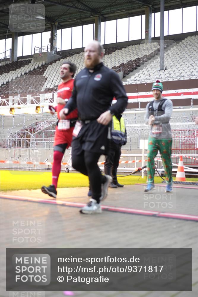 07.12.2025 - St. Pauli X-Mass-Run No. 15 Patografie http://msf.ph/oto/9371817 07.12.2025 11:46:43 Ziel 346, 371, 567, 570, 609, 640, 642, 649, 903, 978, 987, 1276, 2179, 2180, 2222, 2347, 2442, 2446, 3525 meine-sportfotos.de