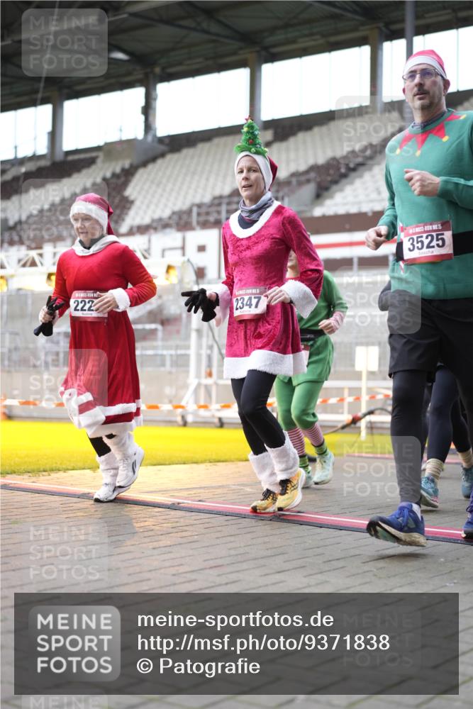 07.12.2025 - St. Pauli X-Mass-Run No. 15 Patografie http://msf.ph/oto/9371838 07.12.2025 11:46:48 Ziel 346, 371, 567, 570, 609, 640, 642, 645, 647, 649, 903, 978, 987, 1276, 1881, 1882, 2047, 2114, 2179, 2180, 2182, 2222, 2347, 2442, 2446, 2798, 2928, 3010, 3210, 3525, 3777, 3924, 3925, 3961 meine-sportfotos.de