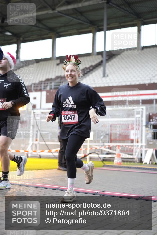 07.12.2025 - St. Pauli X-Mass-Run No. 15 Patografie http://msf.ph/oto/9371864 07.12.2025 11:46:54 Ziel 346, 371, 567, 570, 609, 640, 642, 645, 647, 649, 903, 978, 987, 1881, 1882, 2047, 2114, 2179, 2180, 2182, 2222, 2347, 2442, 2446, 2798, 2928, 3010, 3210, 3525, 3777, 3924, 3925, 3961 meine-sportfotos.de