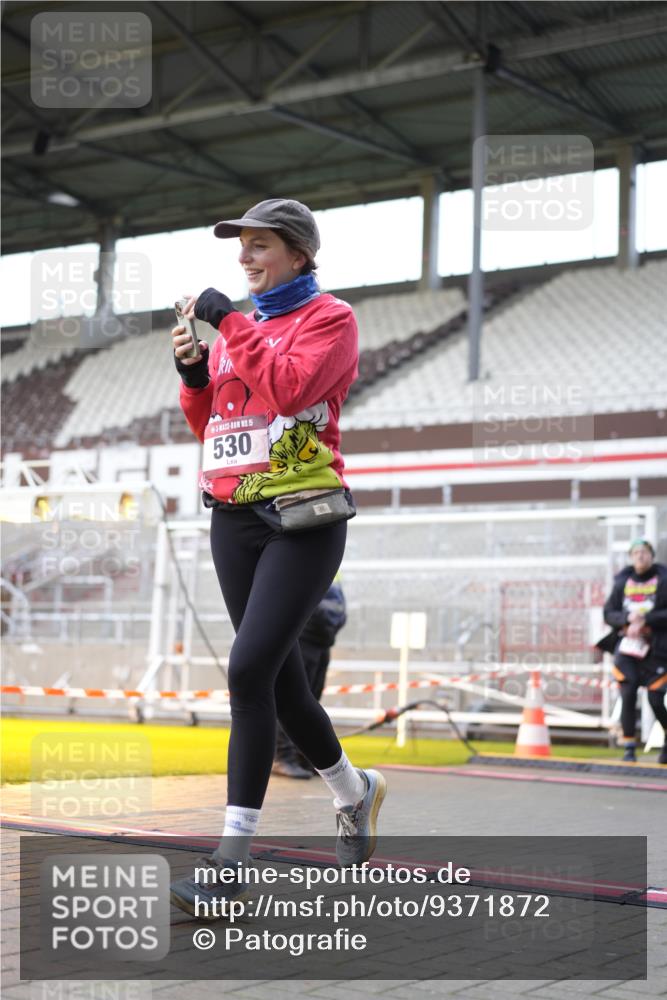 07.12.2025 - St. Pauli X-Mass-Run No. 15 Patografie http://msf.ph/oto/9371872 07.12.2025 11:47:01 Ziel 353, 530, 567, 570, 609, 614, 640, 645, 647, 1881, 1882, 2047, 2114, 2182, 2222, 2347, 2798, 2928, 3010, 3210, 3215, 3216, 3420, 3525, 3777, 3924, 3925, 3948, 3949, 3961, 5004 meine-sportfotos.de