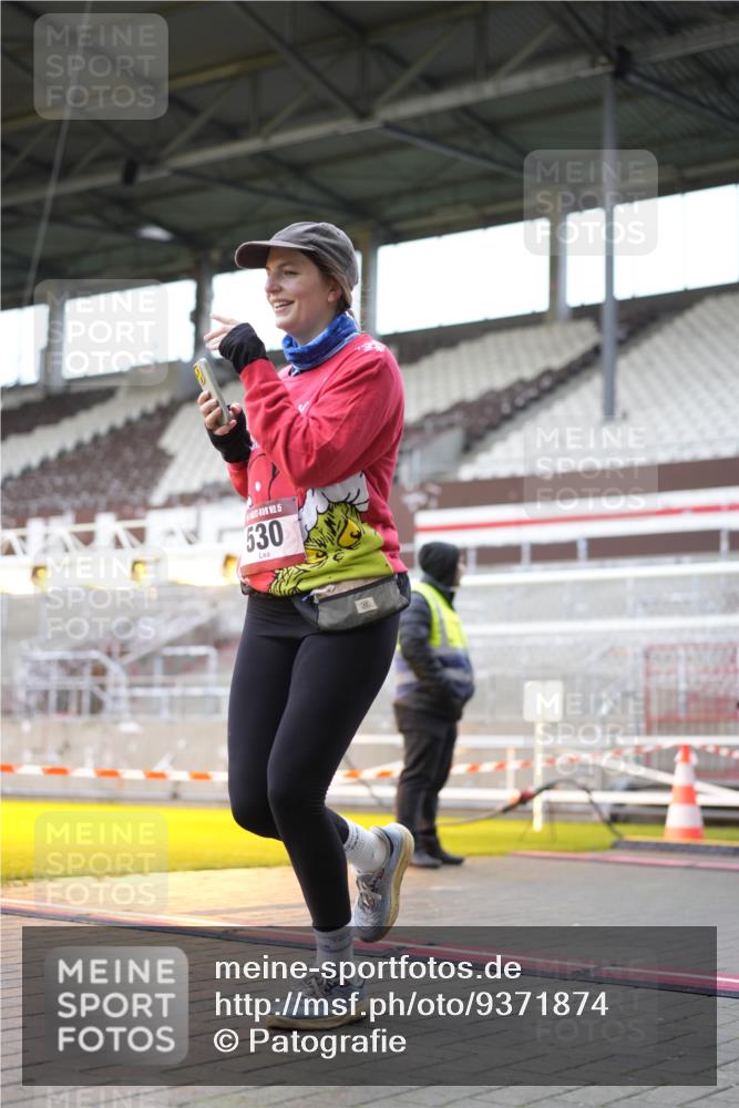 07.12.2025 - St. Pauli X-Mass-Run No. 15 Patografie http://msf.ph/oto/9371874 07.12.2025 11:47:01 Ziel 353, 530, 567, 570, 609, 614, 640, 645, 647, 1881, 1882, 2047, 2114, 2182, 2222, 2347, 2798, 2928, 3010, 3210, 3215, 3216, 3420, 3525, 3777, 3924, 3925, 3948, 3949, 3961, 5004 meine-sportfotos.de