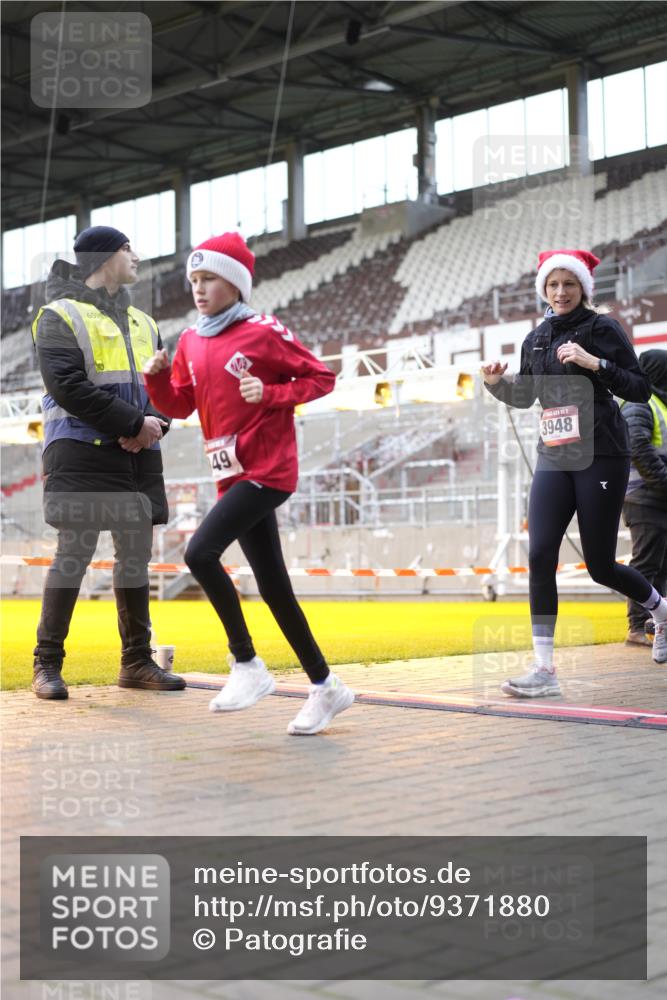 07.12.2025 - St. Pauli X-Mass-Run No. 15 Patografie http://msf.ph/oto/9371880 07.12.2025 11:47:04 Ziel 353, 530, 614, 645, 647, 898, 900, 901, 1881, 1882, 2047, 2114, 2182, 2568, 2798, 2928, 3010, 3210, 3215, 3216, 3420, 3641, 3777, 3924, 3925, 3948, 3949, 3961, 5004 meine-sportfotos.de