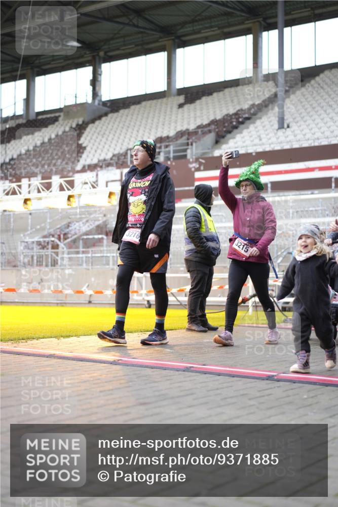 07.12.2025 - St. Pauli X-Mass-Run No. 15 Patografie http://msf.ph/oto/9371885 07.12.2025 11:47:05 Ziel 353, 530, 614, 898, 900, 901, 992, 1881, 1882, 2047, 2114, 2182, 2568, 2798, 2928, 3010, 3210, 3215, 3216, 3420, 3641, 3777, 3948, 3949, 3961, 5004 meine-sportfotos.de