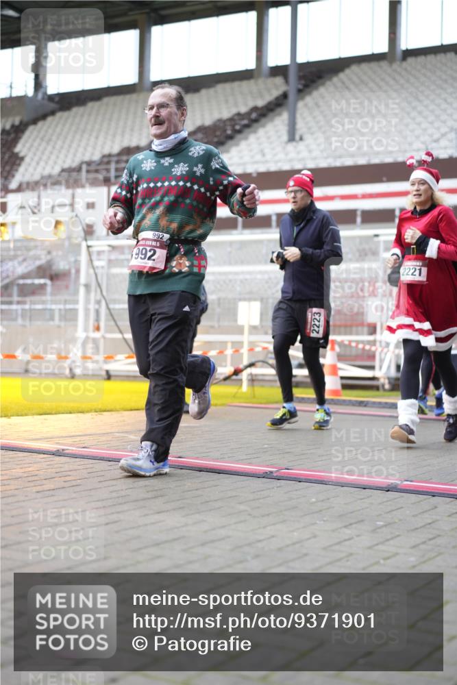 07.12.2025 - St. Pauli X-Mass-Run No. 15 Patografie http://msf.ph/oto/9371901 07.12.2025 11:47:10 Ziel 353, 530, 614, 898, 900, 901, 992, 2221, 2223, 2568, 3215, 3216, 3420, 3471, 3482, 3641, 3798, 3800, 3948, 3949, 4883, 5004 meine-sportfotos.de