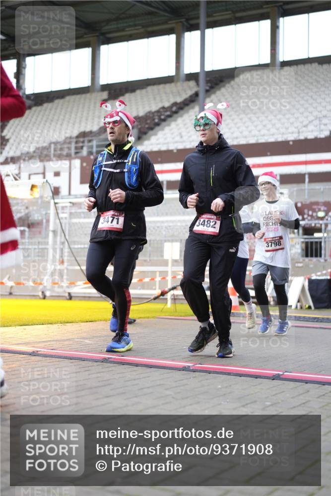 07.12.2025 - St. Pauli X-Mass-Run No. 15 Patografie http://msf.ph/oto/9371908 07.12.2025 11:47:12 Ziel 353, 530, 614, 898, 900, 901, 992, 2221, 2223, 2568, 3215, 3216, 3420, 3471, 3482, 3641, 3798, 3800, 3948, 3949, 4883, 5004 meine-sportfotos.de
