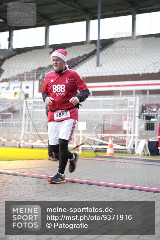 07.12.2025 - St. Pauli X-Mass-Run No. 15 Patografie http://msf.ph/oto/9371916 07.12.2025 11:47:15 Ziel 353, 530, 614, 898, 900, 901, 992, 2221, 2223, 2568, 3215, 3216, 3416, 3419, 3420, 3430, 3471, 3482, 3594, 3596, 3641, 3798, 3800, 3948, 3949, 4883, 5004 meine-sportfotos.de