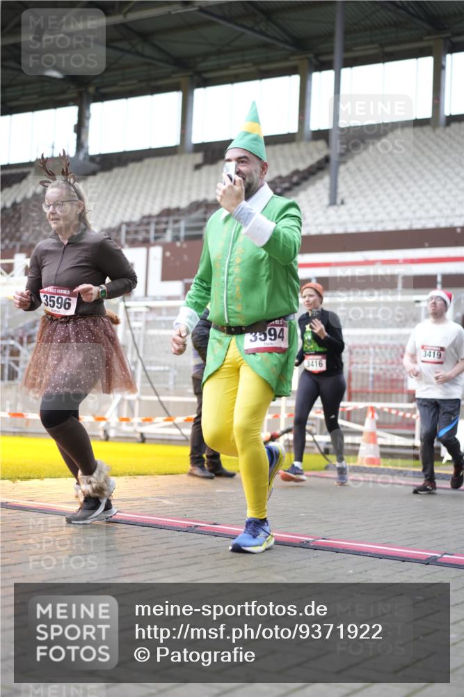 07.12.2025 - St. Pauli X-Mass-Run No. 15 Patografie http://msf.ph/oto/9371922 07.12.2025 11:47:19 Ziel 614, 898, 900, 901, 930, 992, 2221, 2223, 2568, 3215, 3416, 3419, 3420, 3430, 3471, 3482, 3594, 3596, 3641, 3798, 3800, 3948, 4883, 5004 meine-sportfotos.de
