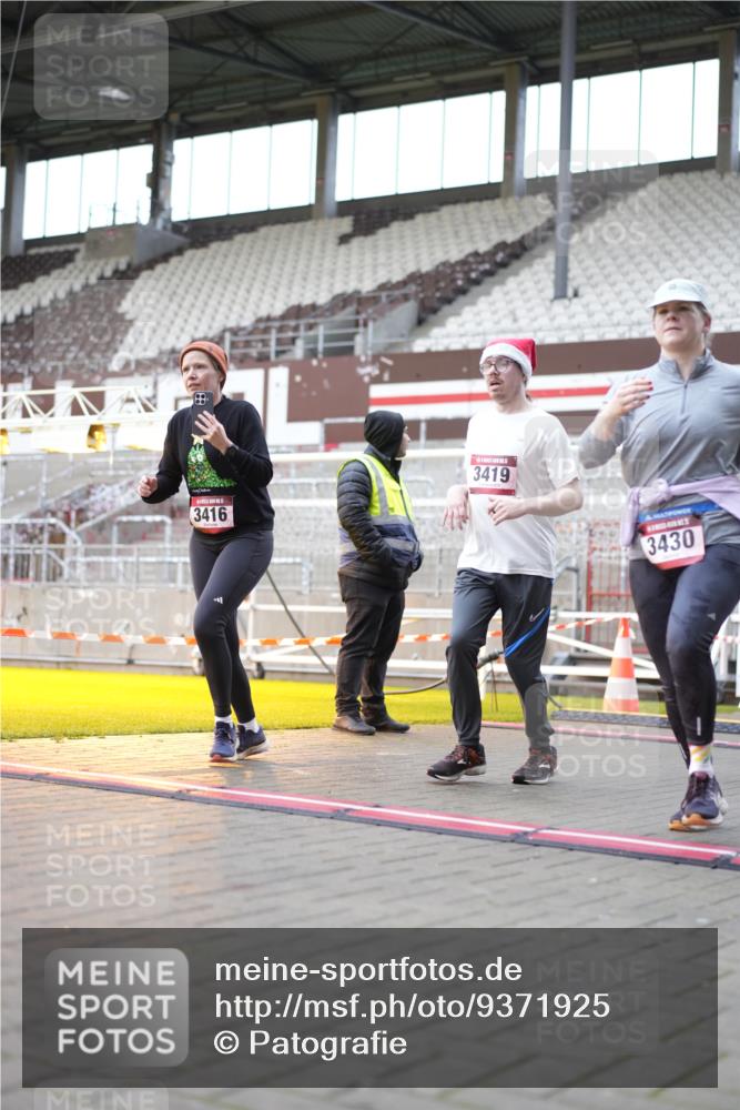 07.12.2025 - St. Pauli X-Mass-Run No. 15 Patografie http://msf.ph/oto/9371925 07.12.2025 11:47:20 Ziel 614, 898, 900, 901, 930, 992, 2221, 2223, 2568, 3416, 3419, 3420, 3430, 3471, 3482, 3594, 3596, 3641, 3798, 3800, 4883 meine-sportfotos.de
