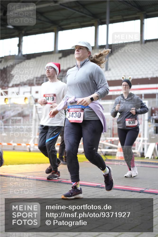 07.12.2025 - St. Pauli X-Mass-Run No. 15 Patografie http://msf.ph/oto/9371927 07.12.2025 11:47:21 Ziel 614, 898, 900, 901, 930, 992, 2221, 2223, 2568, 3416, 3419, 3430, 3471, 3482, 3594, 3596, 3641, 3754, 3770, 3798, 3800, 4883 meine-sportfotos.de