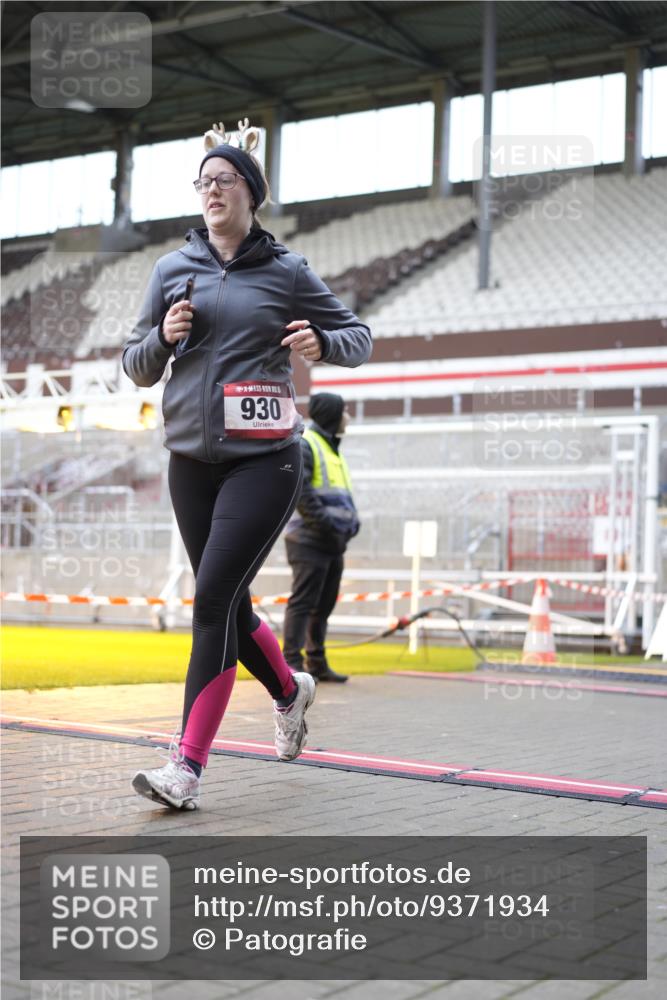 07.12.2025 - St. Pauli X-Mass-Run No. 15 Patografie http://msf.ph/oto/9371934 07.12.2025 11:47:22 Ziel 898, 900, 901, 930, 992, 2221, 2223, 2568, 3416, 3419, 3430, 3471, 3482, 3594, 3596, 3641, 3655, 3664, 3754, 3770, 3798, 3800, 4883 meine-sportfotos.de