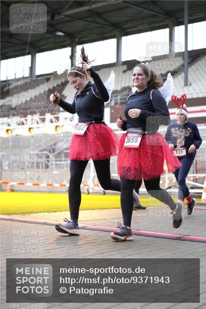 07.12.2025 - St. Pauli X-Mass-Run No. 15 Patografie http://msf.ph/oto/9371943 07.12.2025 11:47:27 Ziel 107, 121, 125, 131, 237, 245, 254, 930, 1540, 3416, 3419, 3430, 3471, 3482, 3594, 3596, 3655, 3664, 3754, 3770, 3798, 3800, 4883 meine-sportfotos.de