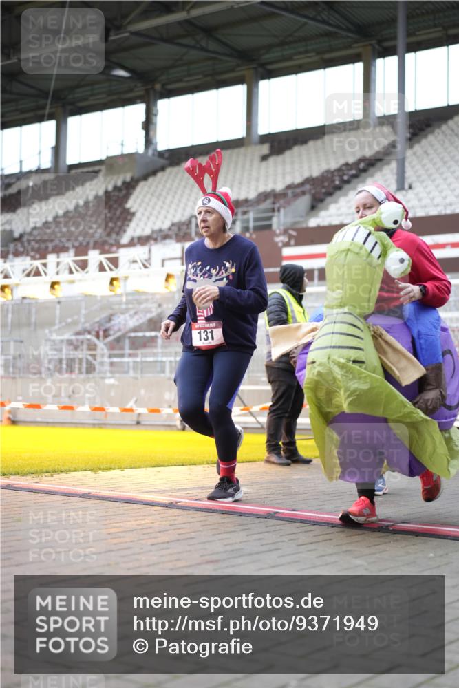 07.12.2025 - St. Pauli X-Mass-Run No. 15 Patografie http://msf.ph/oto/9371949 07.12.2025 11:47:28 Ziel 107, 121, 125, 131, 237, 245, 254, 930, 1540, 3416, 3419, 3430, 3594, 3596, 3655, 3664, 3754, 3770, 3798, 3800, 4883 meine-sportfotos.de