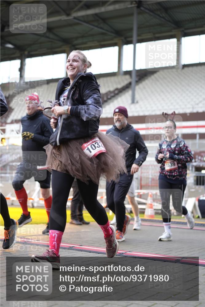07.12.2025 - St. Pauli X-Mass-Run No. 15 Patografie http://msf.ph/oto/9371980 07.12.2025 11:47:41 Ziel 107, 121, 125, 131, 237, 245, 254, 1032, 1534, 1539, 1540, 1622, 1951, 2451, 2452, 2475, 3225, 3227, 3655, 3664, 3754, 3770 meine-sportfotos.de