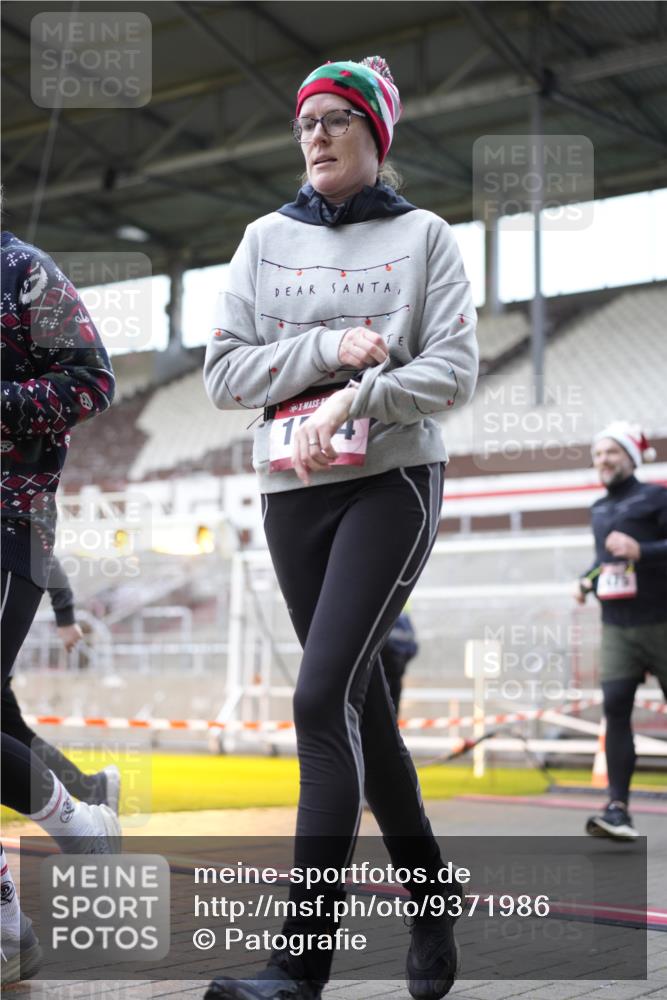 07.12.2025 - St. Pauli X-Mass-Run No. 15 Patografie http://msf.ph/oto/9371986 07.12.2025 11:47:43 Ziel 107, 121, 125, 131, 237, 245, 254, 1032, 1534, 1539, 1540, 1622, 1951, 2381, 2384, 2451, 2452, 2475, 2516, 3225, 3227, 4425, 4427 meine-sportfotos.de