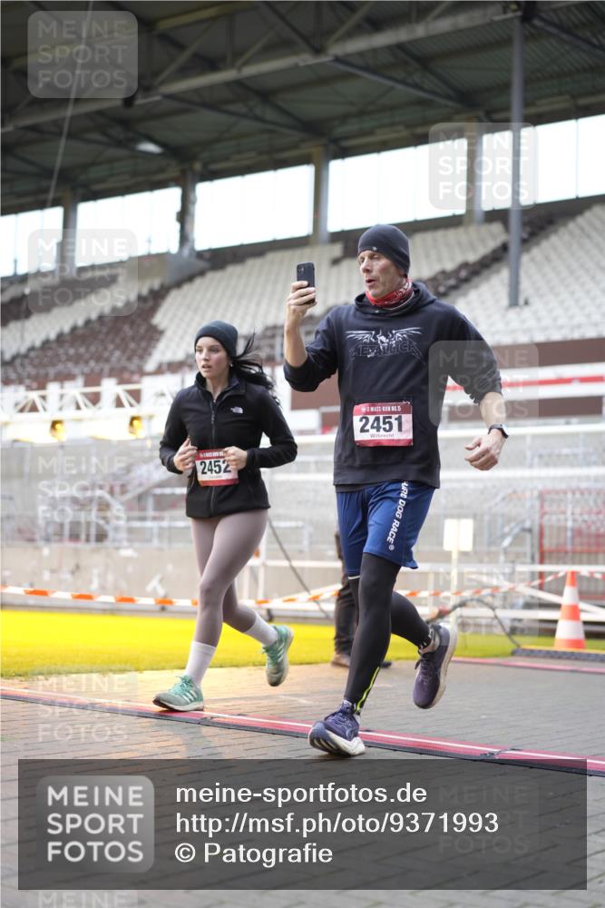 07.12.2025 - St. Pauli X-Mass-Run No. 15 Patografie http://msf.ph/oto/9371993 07.12.2025 11:47:45 Ziel 245, 1032, 1534, 1539, 1540, 1622, 1951, 2381, 2384, 2451, 2452, 2475, 2516, 3225, 3227, 3313, 4425, 4427 meine-sportfotos.de