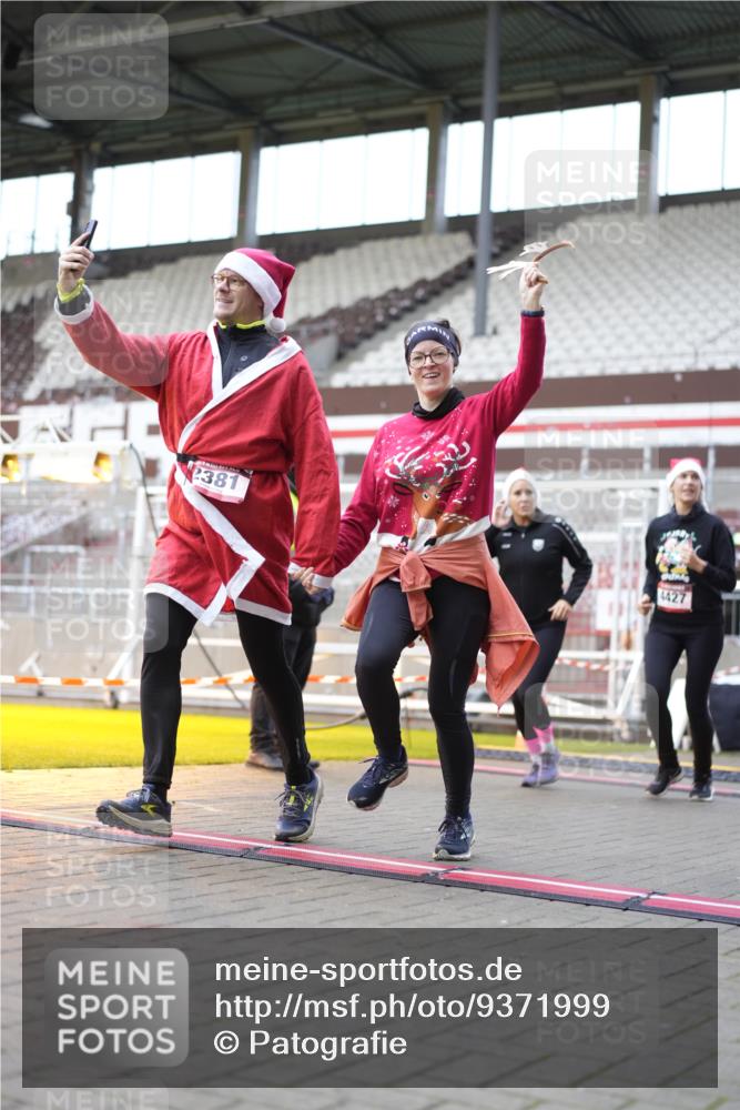 07.12.2025 - St. Pauli X-Mass-Run No. 15 Patografie http://msf.ph/oto/9371999 07.12.2025 11:47:47 Ziel 1032, 1534, 1539, 1622, 1951, 2381, 2384, 2451, 2452, 2475, 2516, 2842, 3225, 3227, 3313, 4425, 4427 meine-sportfotos.de