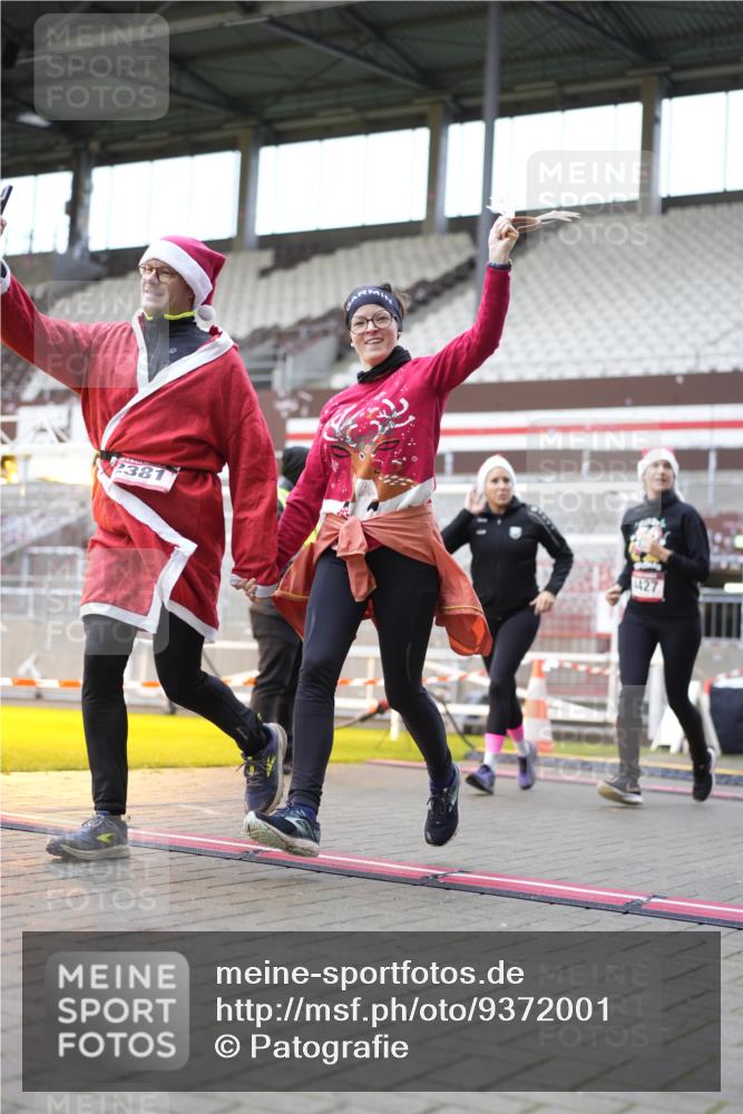 07.12.2025 - St. Pauli X-Mass-Run No. 15 Patografie http://msf.ph/oto/9372001 07.12.2025 11:47:47 Ziel 1032, 1534, 1539, 1622, 1951, 2381, 2384, 2451, 2452, 2475, 2516, 2842, 3225, 3227, 3313, 4425, 4427 meine-sportfotos.de