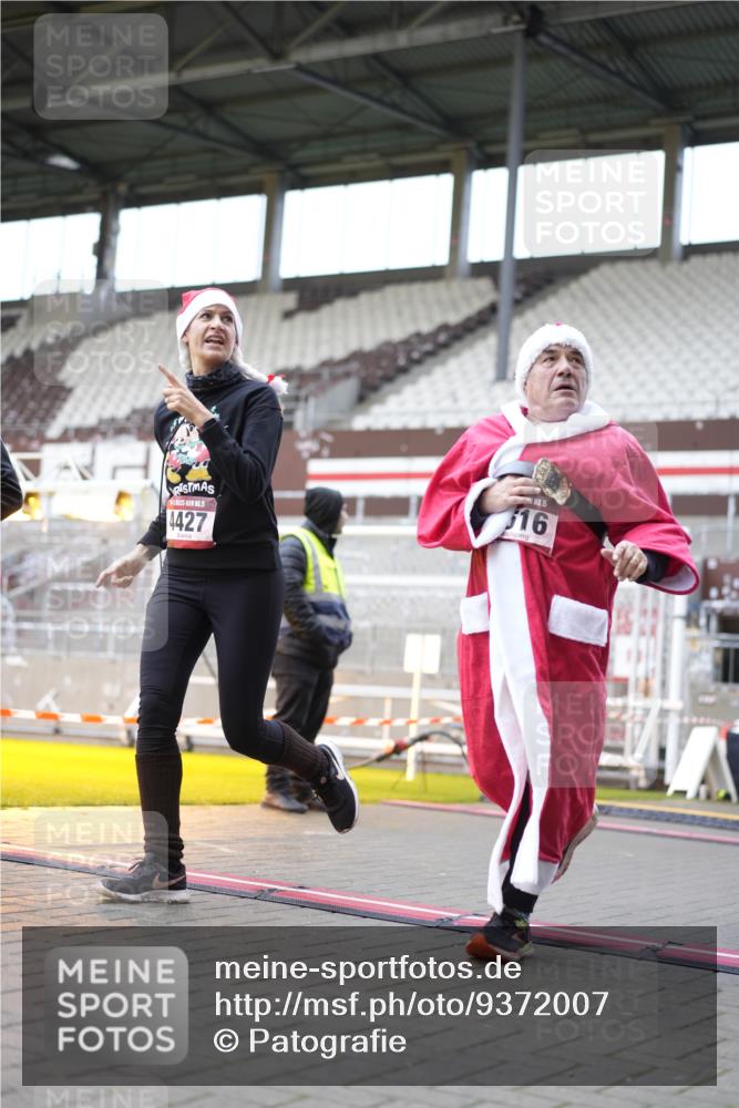 07.12.2025 - St. Pauli X-Mass-Run No. 15 Patografie http://msf.ph/oto/9372007 07.12.2025 11:47:49 Ziel 1032, 1471, 1474, 1534, 1539, 1597, 1622, 1951, 2381, 2384, 2451, 2452, 2475, 2516, 2842, 3225, 3227, 3312, 3313, 4425, 4427 meine-sportfotos.de