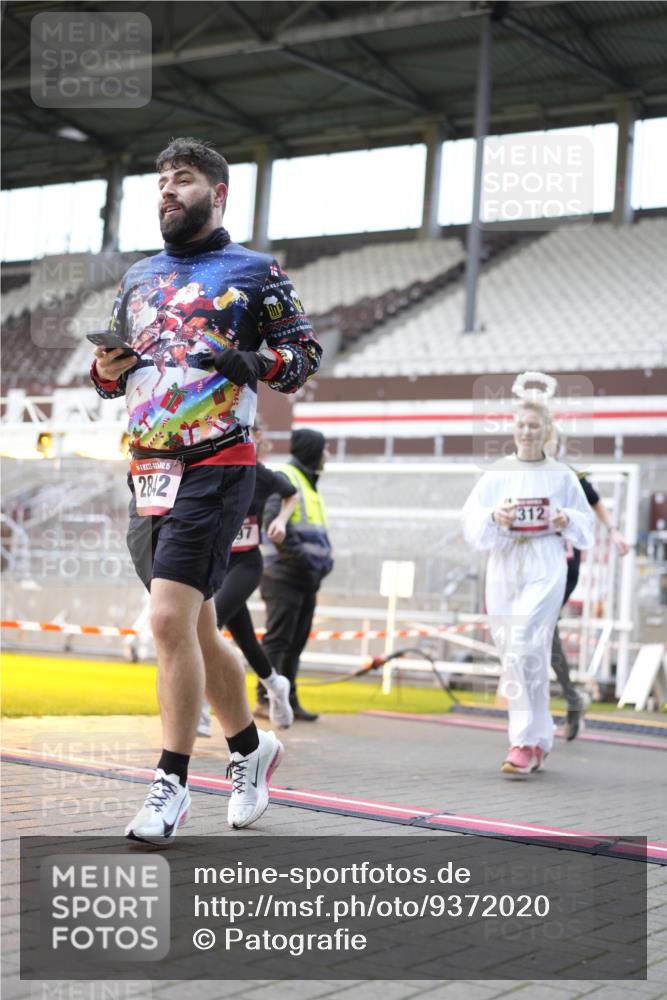 07.12.2025 - St. Pauli X-Mass-Run No. 15 Patografie http://msf.ph/oto/9372020 07.12.2025 11:47:52 Ziel 724, 796, 1032, 1471, 1474, 1534, 1539, 1597, 1622, 1951, 2381, 2384, 2451, 2452, 2475, 2516, 2842, 3225, 3227, 3312, 3313, 4425, 4427 meine-sportfotos.de