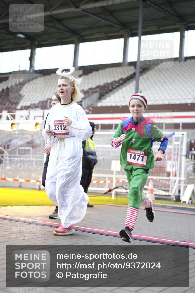 07.12.2025 - St. Pauli X-Mass-Run No. 15 Patografie http://msf.ph/oto/9372024 07.12.2025 11:47:53 Ziel 724, 796, 1032, 1471, 1474, 1534, 1539, 1597, 1622, 1951, 2381, 2384, 2451, 2452, 2475, 2516, 2842, 3225, 3227, 3312, 3313, 4425, 4427 meine-sportfotos.de