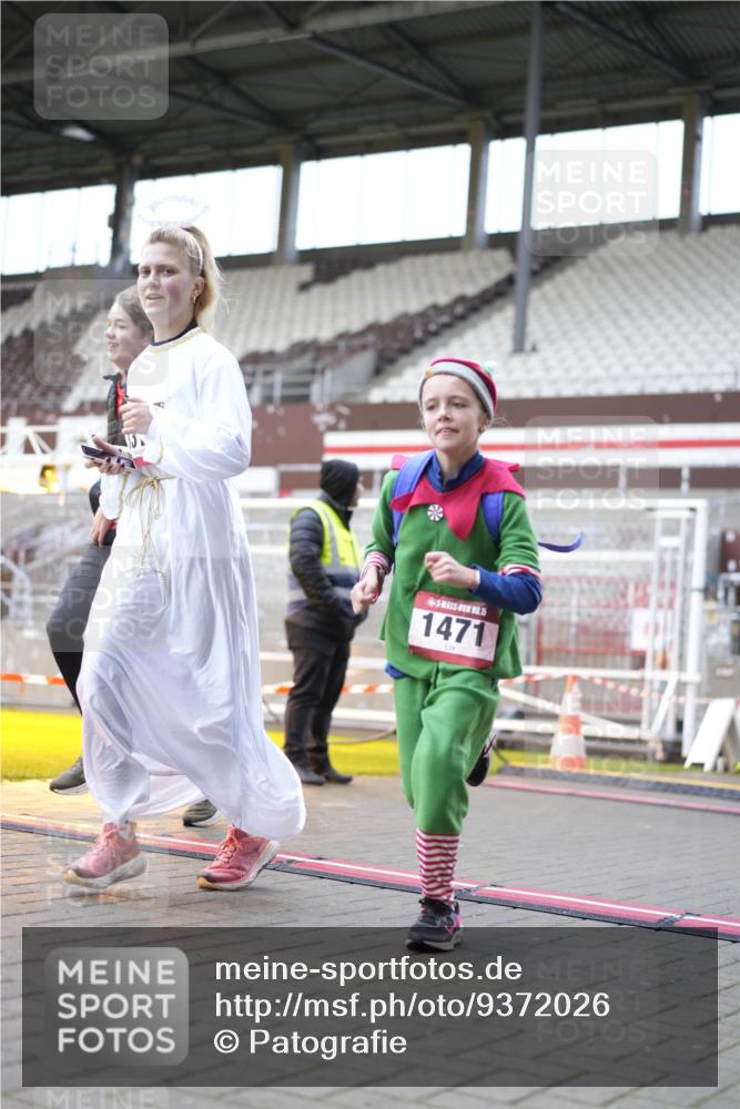 07.12.2025 - St. Pauli X-Mass-Run No. 15 Patografie http://msf.ph/oto/9372026 07.12.2025 11:47:53 Ziel 724, 796, 1032, 1471, 1474, 1534, 1539, 1597, 1622, 1951, 2381, 2384, 2451, 2452, 2475, 2516, 2842, 3225, 3227, 3312, 3313, 4425, 4427 meine-sportfotos.de