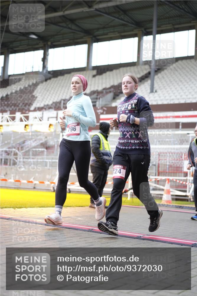 07.12.2025 - St. Pauli X-Mass-Run No. 15 Patografie http://msf.ph/oto/9372030 07.12.2025 11:47:56 Ziel 724, 796, 1032, 1471, 1474, 1534, 1539, 1597, 1622, 2381, 2384, 2451, 2452, 2475, 2516, 2842, 3225, 3227, 3312, 3313, 3542, 3547, 3602, 4425, 4427 meine-sportfotos.de
