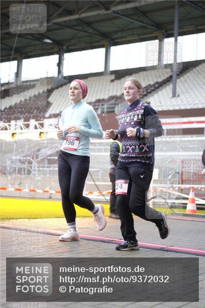 07.12.2025 - St. Pauli X-Mass-Run No. 15 Patografie http://msf.ph/oto/9372032 07.12.2025 11:47:56 Ziel 724, 796, 1032, 1471, 1474, 1534, 1539, 1597, 1622, 2381, 2384, 2451, 2452, 2475, 2516, 2842, 3225, 3227, 3312, 3313, 3542, 3547, 3602, 4425, 4427 meine-sportfotos.de