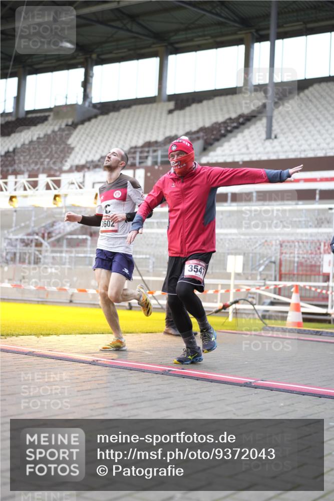 07.12.2025 - St. Pauli X-Mass-Run No. 15 Patografie http://msf.ph/oto/9372043 07.12.2025 11:48:00 Ziel 207, 724, 796, 1471, 1474, 1597, 2381, 2384, 2516, 2842, 3312, 3313, 3542, 3545, 3547, 3602, 4425, 4427 meine-sportfotos.de