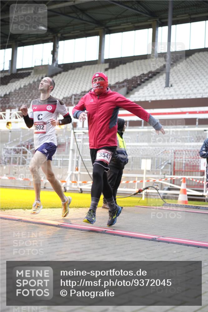 07.12.2025 - St. Pauli X-Mass-Run No. 15 Patografie http://msf.ph/oto/9372045 07.12.2025 11:48:00 Ziel 207, 724, 796, 1471, 1474, 1597, 2381, 2384, 2516, 2842, 3312, 3313, 3542, 3545, 3547, 3602, 4425, 4427 meine-sportfotos.de