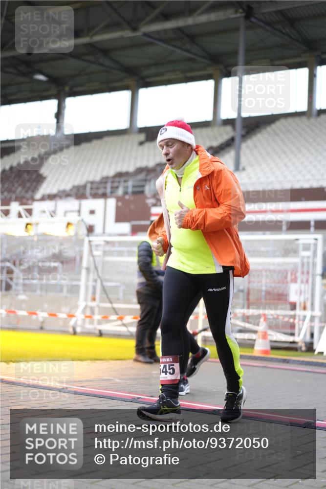 07.12.2025 - St. Pauli X-Mass-Run No. 15 Patografie http://msf.ph/oto/9372050 07.12.2025 11:48:03 Ziel 207, 724, 796, 1471, 1474, 1597, 2516, 2842, 3312, 3313, 3542, 3545, 3547, 3602, 4425, 4427 meine-sportfotos.de
