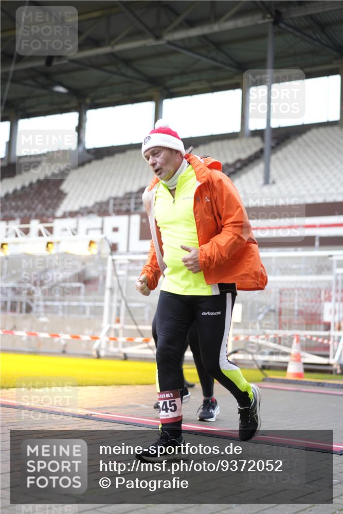 07.12.2025 - St. Pauli X-Mass-Run No. 15 Patografie http://msf.ph/oto/9372052 07.12.2025 11:48:03 Ziel 207, 724, 796, 1471, 1474, 1597, 2516, 2842, 3312, 3313, 3542, 3545, 3547, 3602, 4425, 4427 meine-sportfotos.de