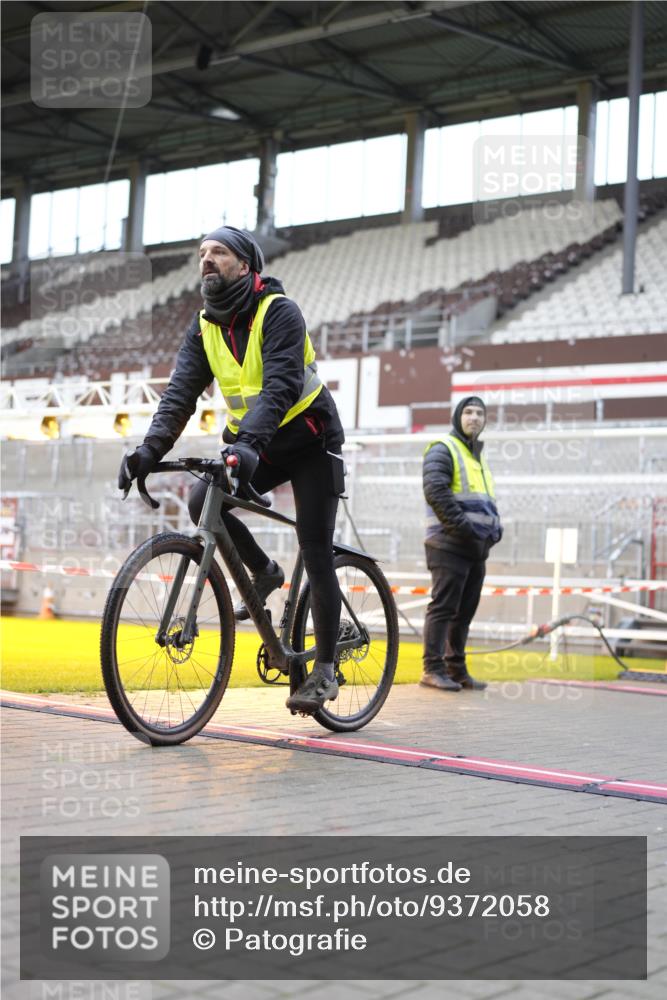 07.12.2025 - St. Pauli X-Mass-Run No. 15 Patografie http://msf.ph/oto/9372058 07.12.2025 11:48:05 Ziel 207, 724, 796, 1471, 1474, 1597, 2842, 3312, 3313, 3542, 3545, 3547, 3602 meine-sportfotos.de