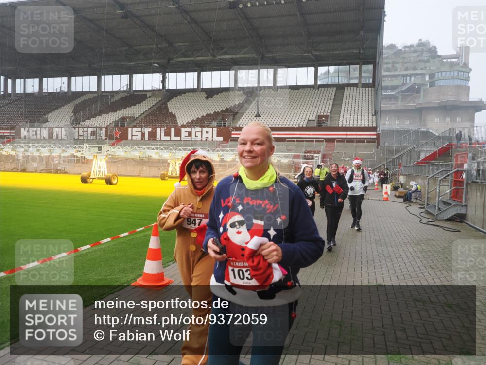 07.12.2025 - St. Pauli X-Mass-Run No. 15 Fabian Wolf http://msf.ph/oto/9372059 07.12.2025 10:08:53 Ziel 19, 390, 707, 786, 789, 947, 1002, 1031, 1176, 1570, 2126, 2521, 3212, 3300, 3332, 3335, 3484, 3671, 3891, 3904, 3907, 4232, 4234, 4451 meine-sportfotos.de