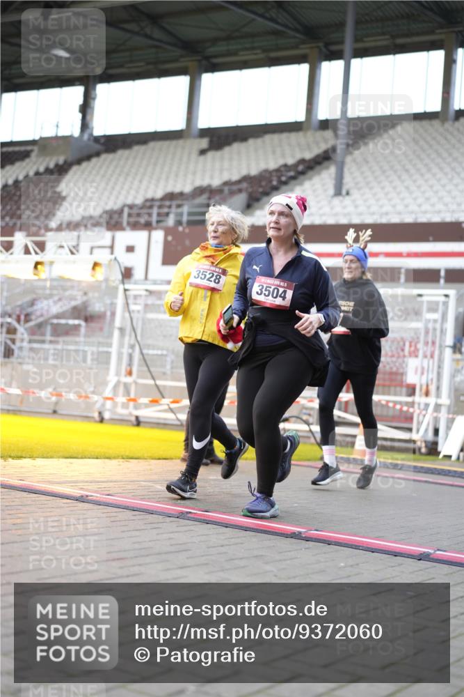 07.12.2025 - St. Pauli X-Mass-Run No. 15 Patografie http://msf.ph/oto/9372060 07.12.2025 11:48:11 Ziel 207, 990, 3504, 3528, 3542, 3545, 3547, 3602, 3635, 3638, 3657 meine-sportfotos.de