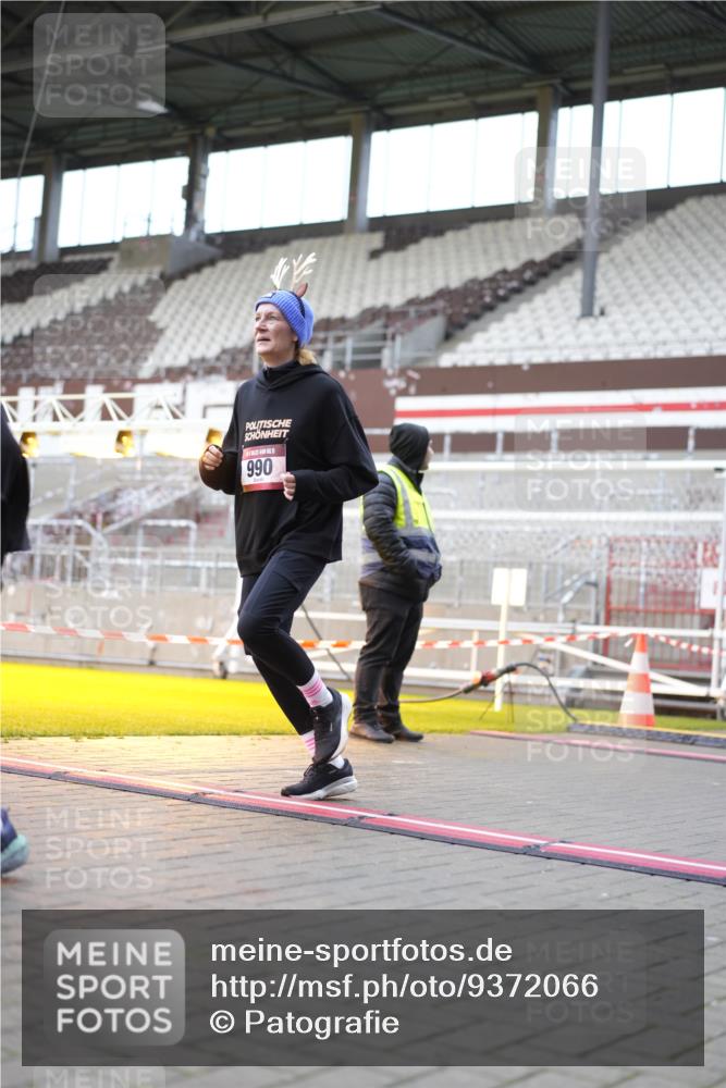 07.12.2025 - St. Pauli X-Mass-Run No. 15 Patografie http://msf.ph/oto/9372066 07.12.2025 11:48:12 Ziel 207, 990, 3504, 3528, 3542, 3545, 3547, 3602, 3635, 3638, 3657 meine-sportfotos.de