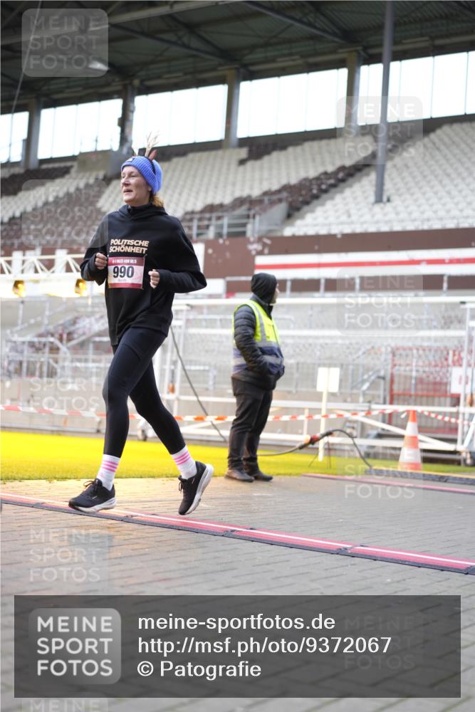 07.12.2025 - St. Pauli X-Mass-Run No. 15 Patografie http://msf.ph/oto/9372067 07.12.2025 11:48:12 Ziel 207, 990, 3504, 3528, 3542, 3545, 3547, 3602, 3635, 3638, 3657 meine-sportfotos.de