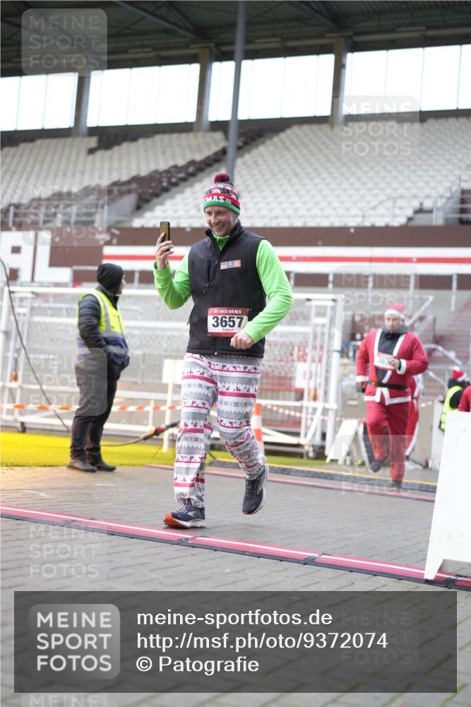 07.12.2025 - St. Pauli X-Mass-Run No. 15 Patografie http://msf.ph/oto/9372074 07.12.2025 11:48:14 Ziel 207, 990, 3504, 3528, 3542, 3545, 3547, 3602, 3635, 3638, 3657 meine-sportfotos.de