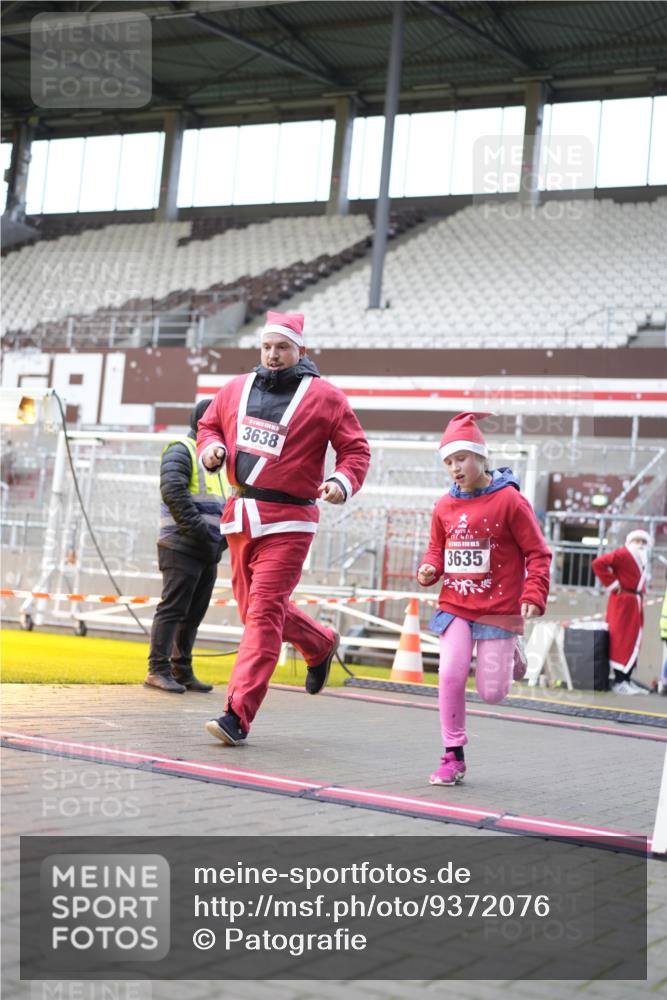 07.12.2025 - St. Pauli X-Mass-Run No. 15 Patografie http://msf.ph/oto/9372076 07.12.2025 11:48:15 Ziel 207, 990, 3504, 3528, 3542, 3545, 3547, 3602, 3635, 3638, 3657 meine-sportfotos.de