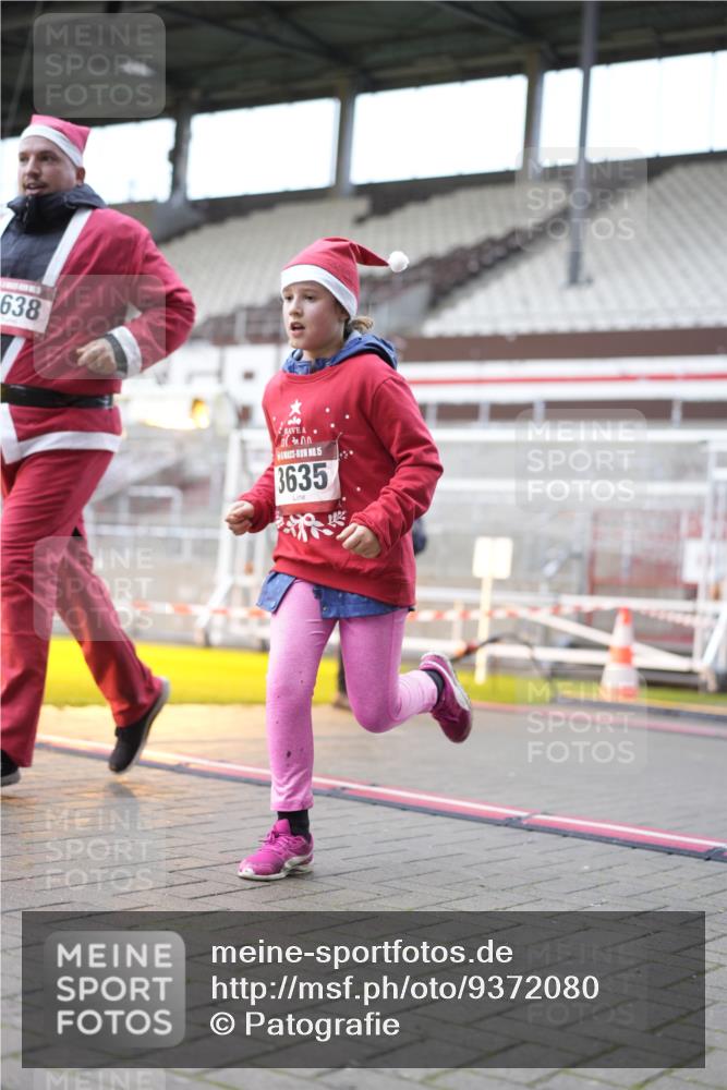 07.12.2025 - St. Pauli X-Mass-Run No. 15 Patografie http://msf.ph/oto/9372080 07.12.2025 11:48:16 Ziel 207, 990, 3504, 3528, 3542, 3545, 3602, 3635, 3638, 3657 meine-sportfotos.de