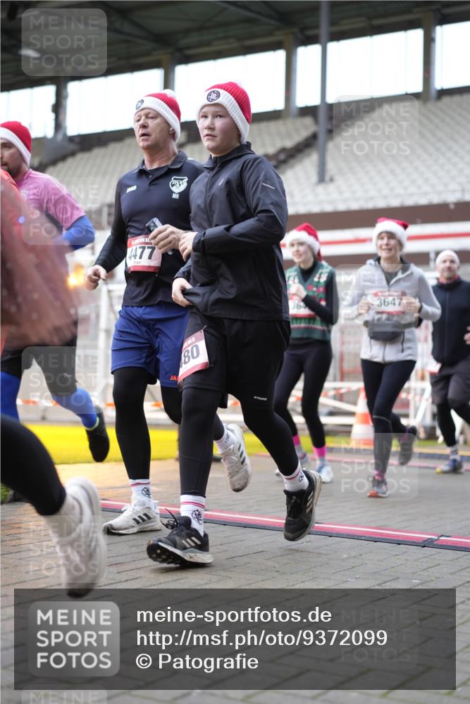 07.12.2025 - St. Pauli X-Mass-Run No. 15 Patografie http://msf.ph/oto/9372099 07.12.2025 11:48:28 Ziel 616, 732, 1891, 1911, 1926, 1927, 2432, 3023, 3388, 3635, 3638, 3646, 3657, 4134, 4423, 4424, 4426, 4477, 4480 meine-sportfotos.de
