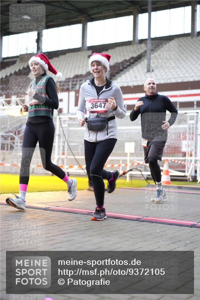 07.12.2025 - St. Pauli X-Mass-Run No. 15 Patografie http://msf.ph/oto/9372105 07.12.2025 11:48:28 Ziel 616, 732, 1891, 1911, 1926, 1927, 2432, 3023, 3388, 3635, 3638, 3646, 3657, 4134, 4423, 4424, 4426, 4477, 4480 meine-sportfotos.de