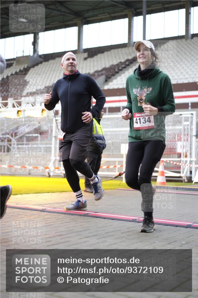 07.12.2025 - St. Pauli X-Mass-Run No. 15 Patografie http://msf.ph/oto/9372109 07.12.2025 11:48:29 Ziel 616, 732, 1891, 1911, 1926, 1927, 2008, 2432, 3023, 3388, 3635, 3638, 3646, 3657, 4134, 4423, 4424, 4426, 4477, 4480 meine-sportfotos.de
