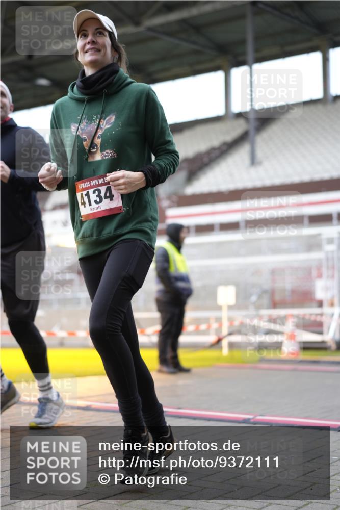07.12.2025 - St. Pauli X-Mass-Run No. 15 Patografie http://msf.ph/oto/9372111 07.12.2025 11:48:30 Ziel 616, 732, 1891, 1911, 1926, 1927, 2008, 2432, 3023, 3388, 3635, 3638, 3646, 3926, 4134, 4423, 4424, 4426, 4477, 4480 meine-sportfotos.de