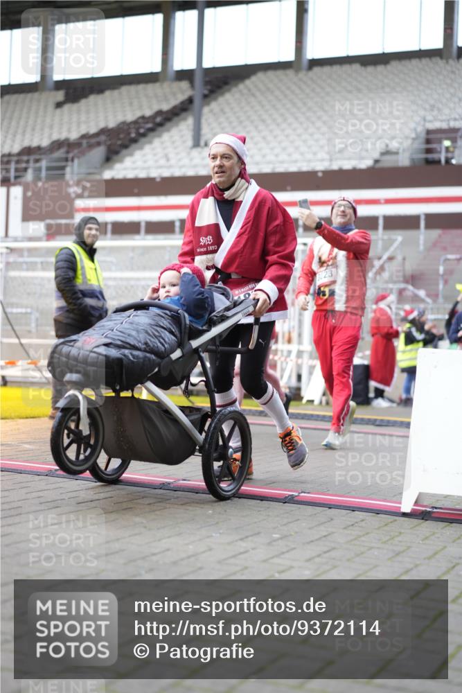 07.12.2025 - St. Pauli X-Mass-Run No. 15 Patografie http://msf.ph/oto/9372114 07.12.2025 11:48:31 Ziel 616, 732, 1891, 1911, 1926, 1927, 2008, 2075, 2432, 3023, 3388, 3635, 3638, 3646, 3926, 4134, 4423, 4424, 4426, 4477, 4480 meine-sportfotos.de
