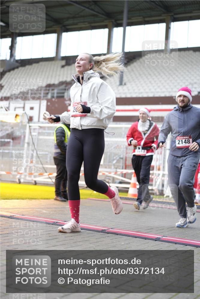 07.12.2025 - St. Pauli X-Mass-Run No. 15 Patografie http://msf.ph/oto/9372134 07.12.2025 11:48:37 Ziel 616, 732, 1613, 1891, 1911, 1926, 1927, 1966, 1967, 2008, 2075, 2148, 2432, 2717, 2718, 3023, 3388, 3646, 3926, 4134, 4423, 4424, 4426, 4477, 4480 meine-sportfotos.de