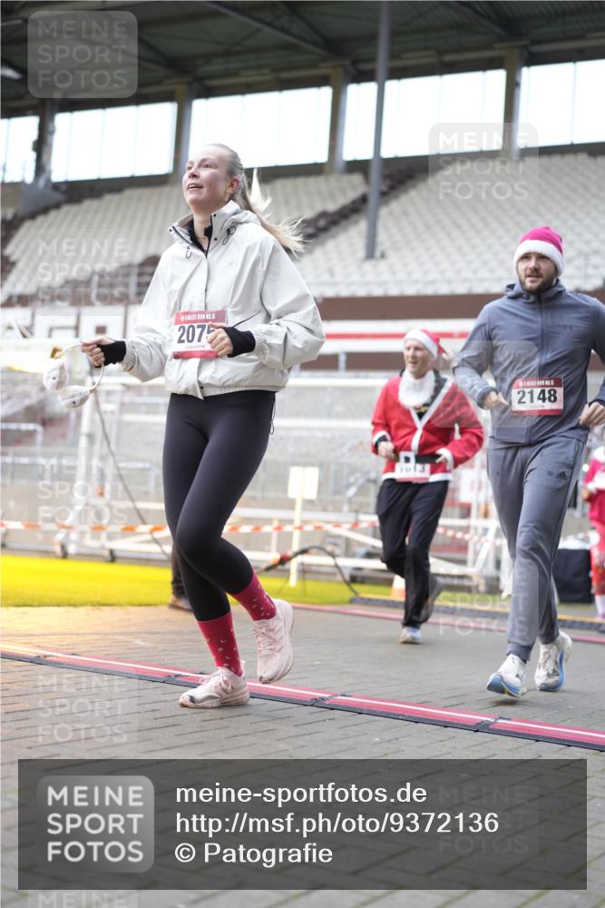07.12.2025 - St. Pauli X-Mass-Run No. 15 Patografie http://msf.ph/oto/9372136 07.12.2025 11:48:37 Ziel 616, 732, 1613, 1891, 1911, 1926, 1927, 1966, 1967, 2008, 2075, 2148, 2432, 2717, 2718, 3023, 3388, 3646, 3926, 4134, 4423, 4424, 4426, 4477, 4480 meine-sportfotos.de
