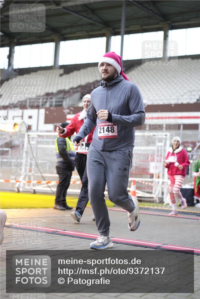 07.12.2025 - St. Pauli X-Mass-Run No. 15 Patografie http://msf.ph/oto/9372137 07.12.2025 11:48:37 Ziel 616, 732, 1613, 1891, 1911, 1926, 1927, 1966, 1967, 2008, 2075, 2148, 2432, 2717, 2718, 3023, 3388, 3646, 3926, 4134, 4423, 4424, 4426, 4477, 4480 meine-sportfotos.de