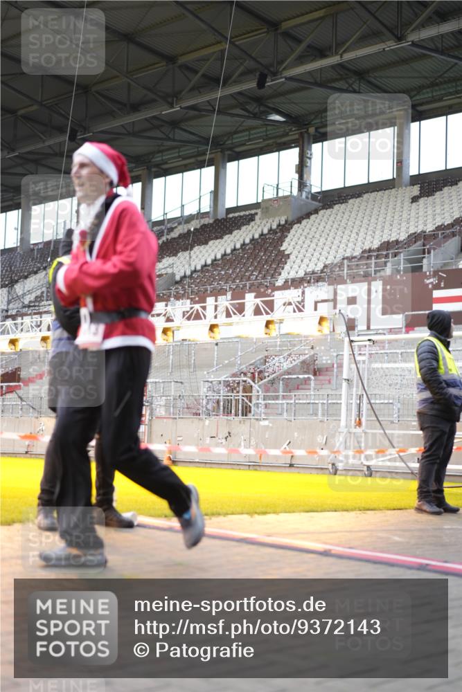 07.12.2025 - St. Pauli X-Mass-Run No. 15 Patografie http://msf.ph/oto/9372143 07.12.2025 11:48:39 Ziel 732, 1613, 1891, 1911, 1926, 1927, 1966, 1967, 2008, 2075, 2148, 2432, 2717, 2718, 3023, 3388, 3646, 3926, 4134, 4423, 4424, 4426, 4477, 4480 meine-sportfotos.de